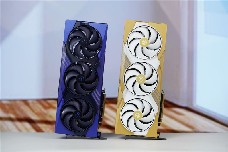 首款Ultra折叠屏！三星Galaxy Z Fold 8 Ultra高清渲染图出炉